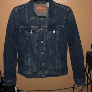LEVI’S JEAN JACKET